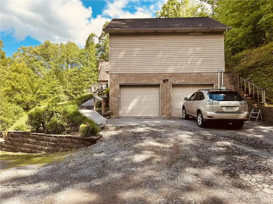 1012 Ridgeview Dr, Big Stone Gap, VA 24219 - #2