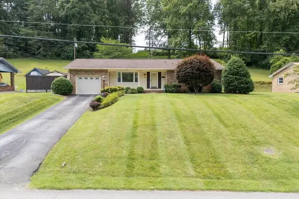 1734 Shawnee Ave E, Big Stone Gap, VA 24219