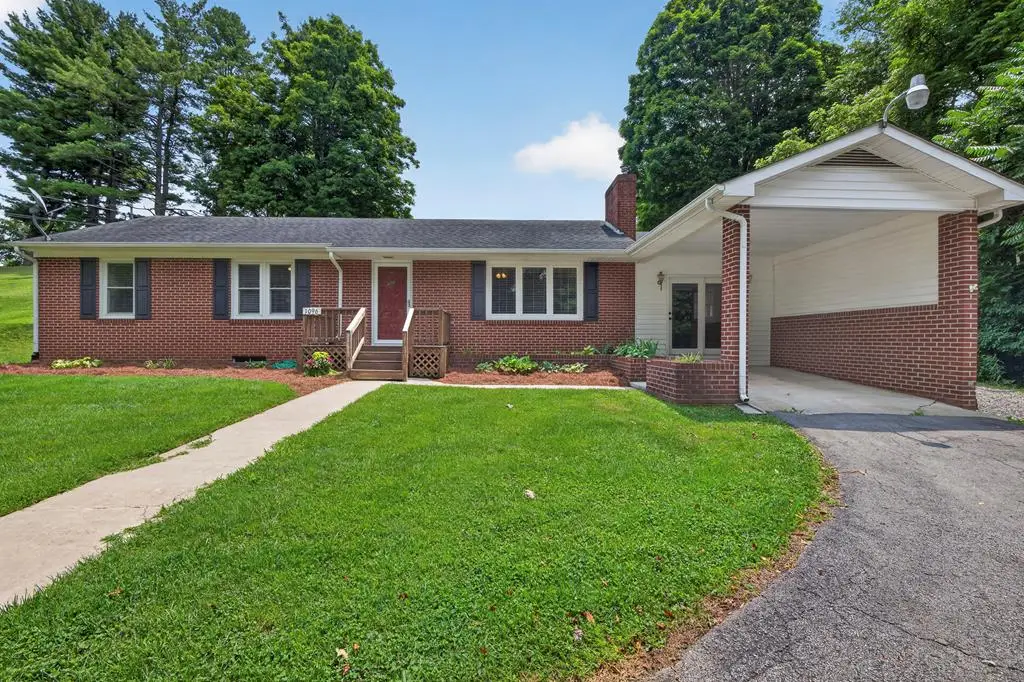 1096 Greer Ave, Marion, VA 24354 - #1