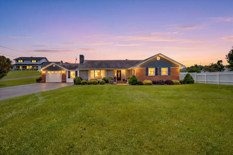 206 Pruner Street, Lebanon, VA 24266 - #2