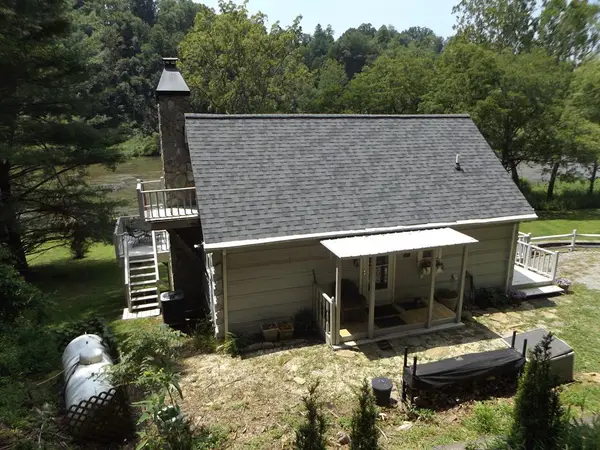 3340 Old River Ln., Independence, VA 24348