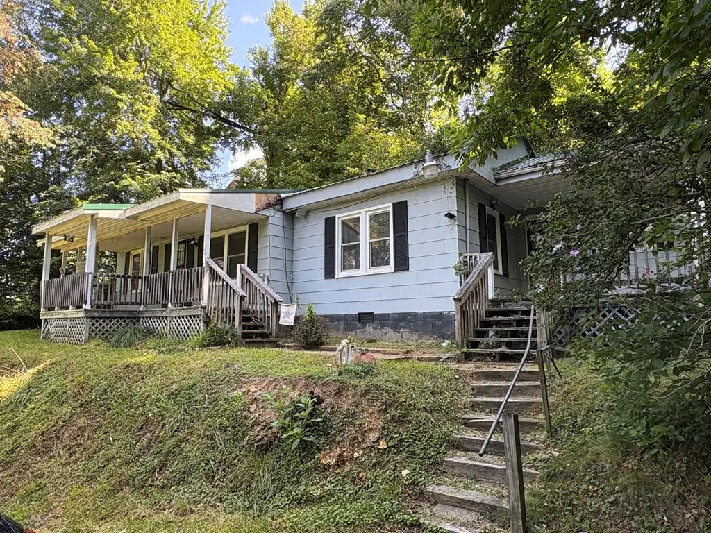 209 Oak Street, Richlands, VA 24641 - #1