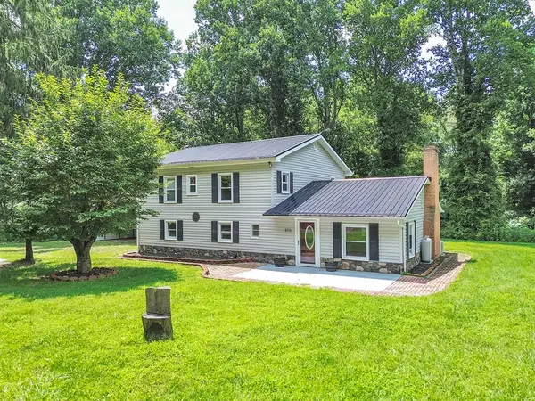 6701 Owens Rd, Radford, VA 24141