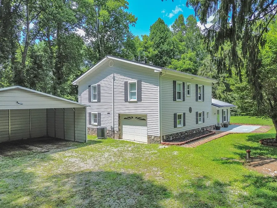 6701 Owens Rd, Radford, VA 24141 - #2
