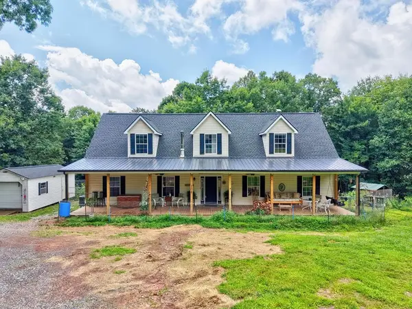 208 Bearclaw Ln, Max Meadows, VA 24360