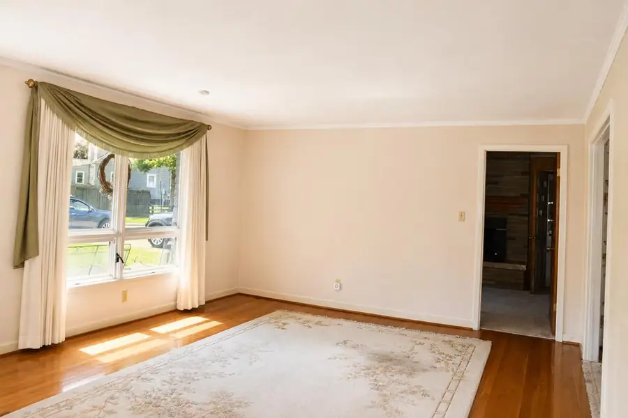 305 Birch Lane, Cedar Bluff, VA 24609 - #3