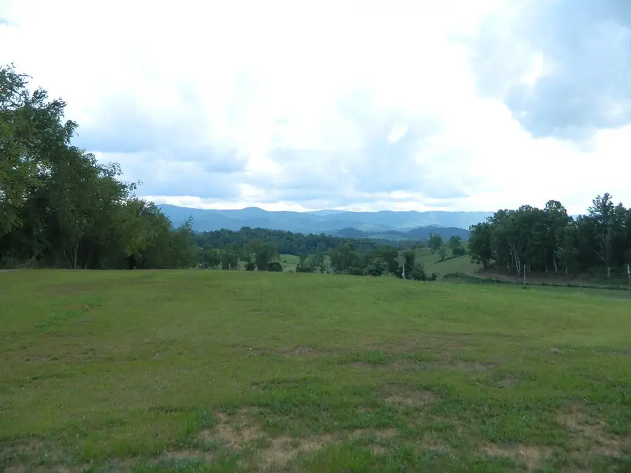 939 Cherokee Lane, Chilhowie, VA 24319 - #3