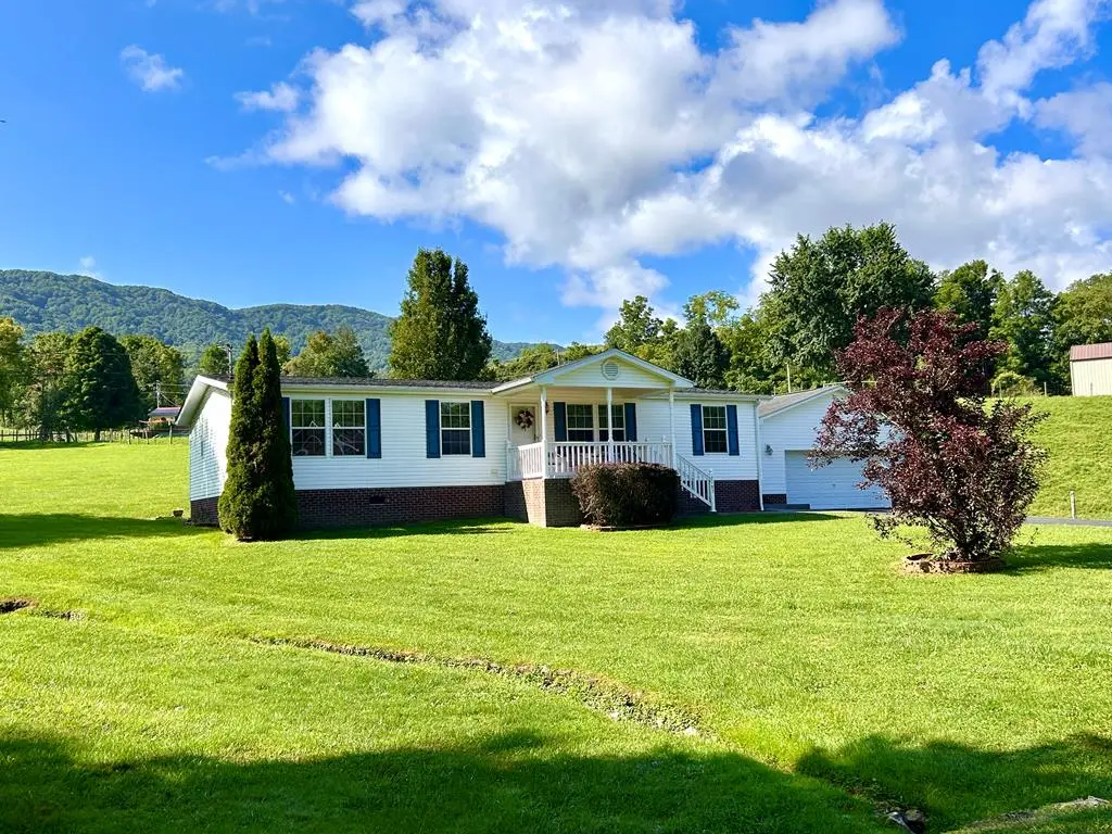 2783 Mountain Rd., Cedar Bluff, VA 24609 - #1