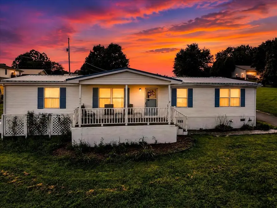 411 Chinquapin Avenue, Rural Retreat, VA 24368 - #2