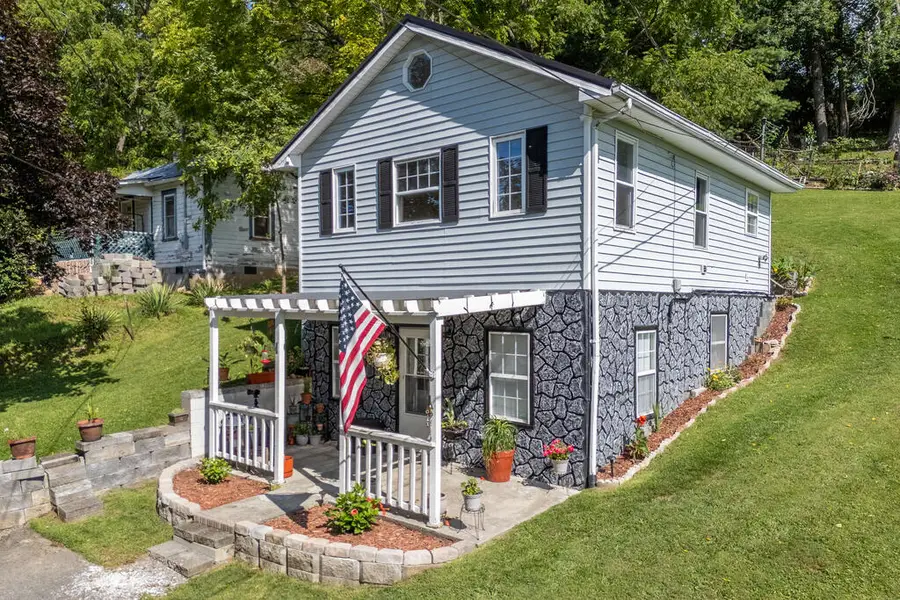 162 Orchard St, North Tazewell, VA 24630 - #3