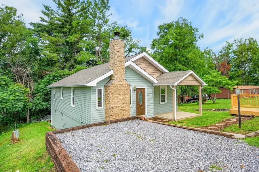 3721 Largen Hill, Pulaski, VA 24301 - #3