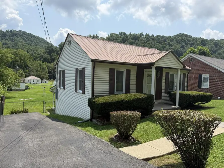 886 Indian Creek Road, Cedar Bluff, VA 24609 - #2