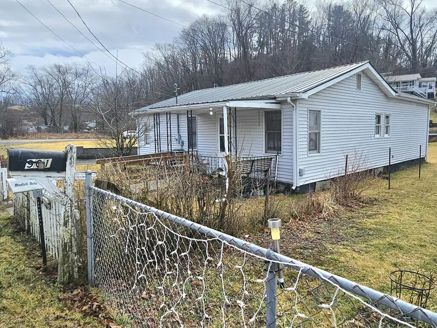 901 Maplewood Lane, Tazewell, VA 24651 - #2