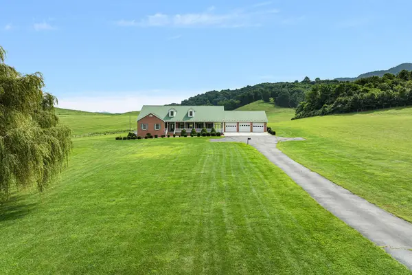 206 Valley Rd, Saltville, VA 24370
