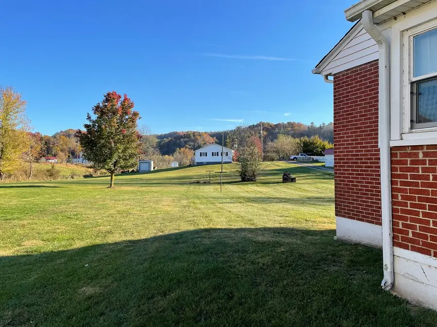 305 HAMPTON ST, Fries, VA 24330 - #3