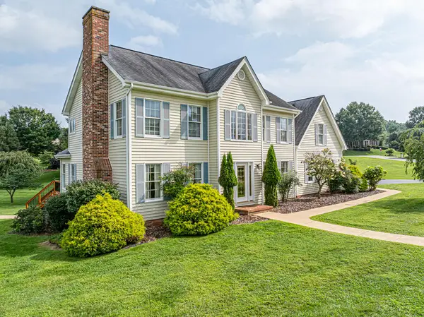 920 SAWGRASS CIR, Abingdon, VA 24211-3812