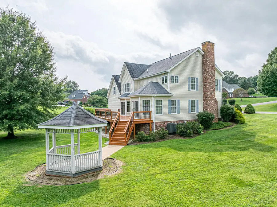 920 SAWGRASS CIR, Abingdon, VA 24211-3812 - #2