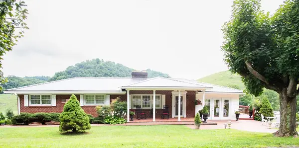 8857 Redbud Highway, Honaker, VA 24260