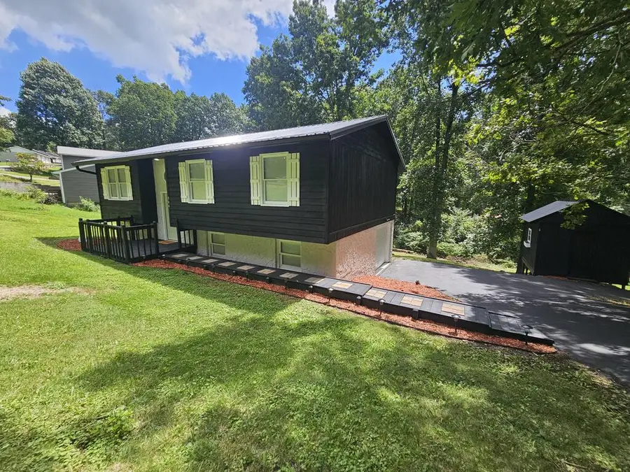 366 OAK GROVE WAY, Bluefield, VA 24605 - #2