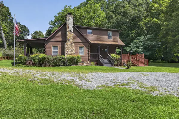 901 Bear Creek, Atkins, VA 24311
