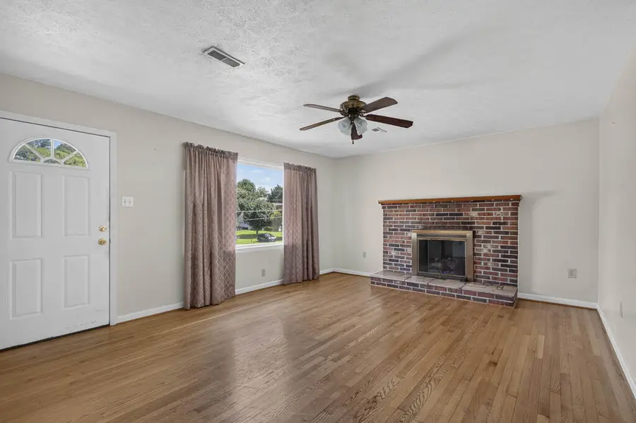 16194 Richardson Avenue, Abingdon, VA 24210 - #2
