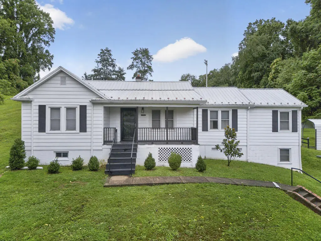 32002 Hollyfield Road, Damascus, VA 24236 - #1