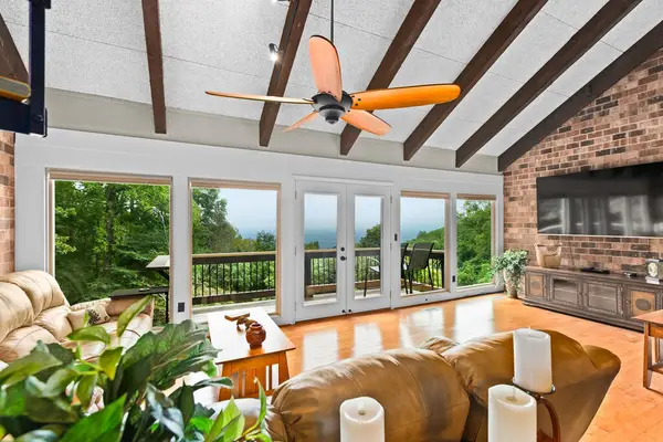 39 Villa, Hillsville, VA 24333