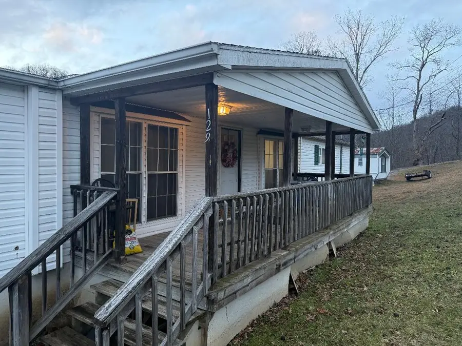 129 Floyd Street, Cedar Bluff, VA 24609 - #2