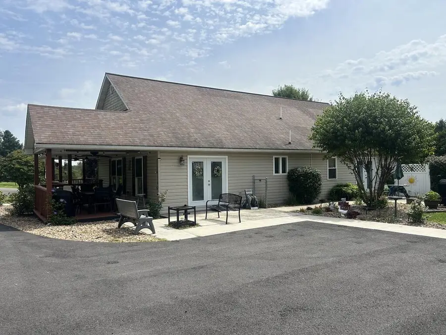 135 Pleasant Pine Dr, Max Meadows, VA 24360 - #2