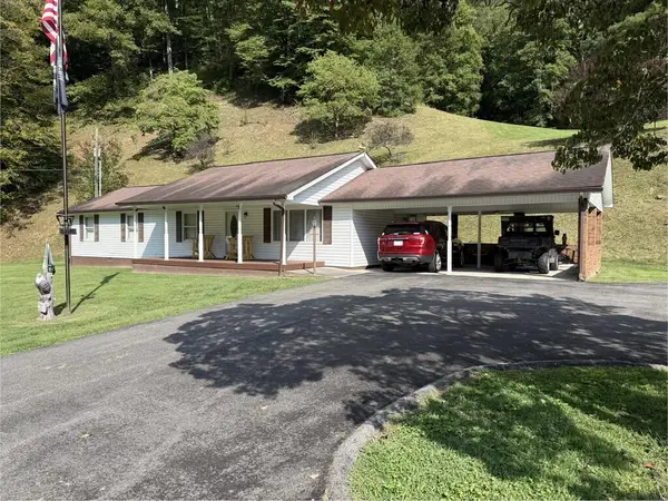 4207 Poplar Creek Rd, Grundy, VA 24614