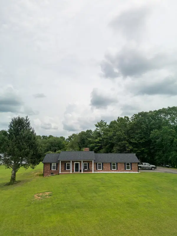 834 Glade Creek Rd, Woodlawn, VA 24381
