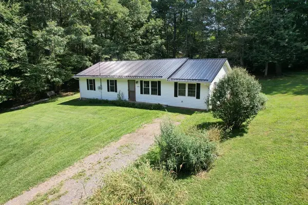 186 Cottonwood, Hillsville, VA 24343