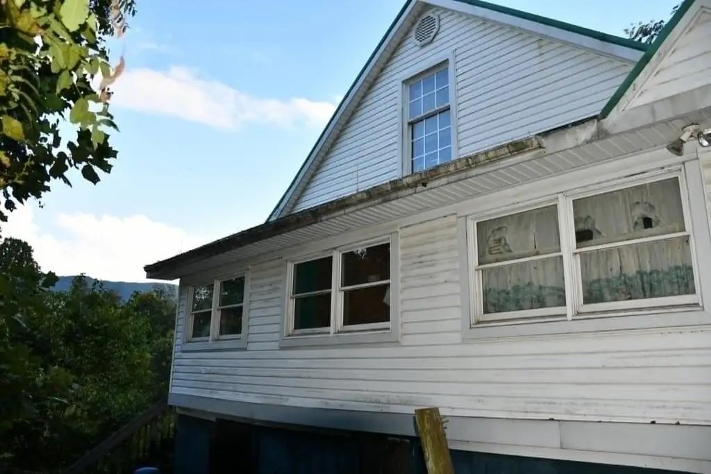2617 E Cross Roads Dr, Lebanon, VA 24266 - #1