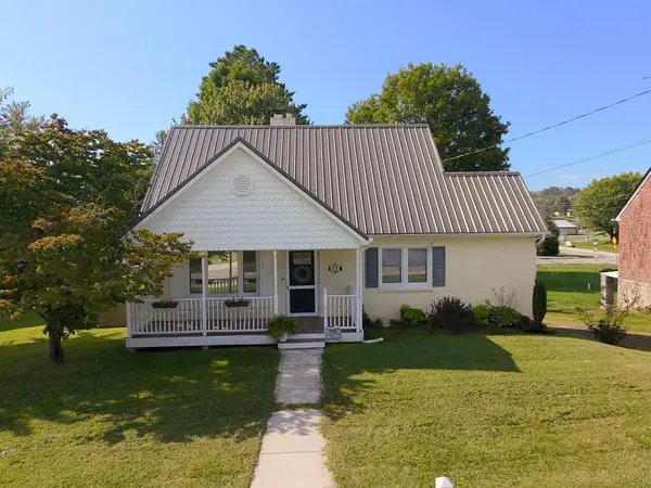 305 Buck Ave, Rural Retreat, VA 24368