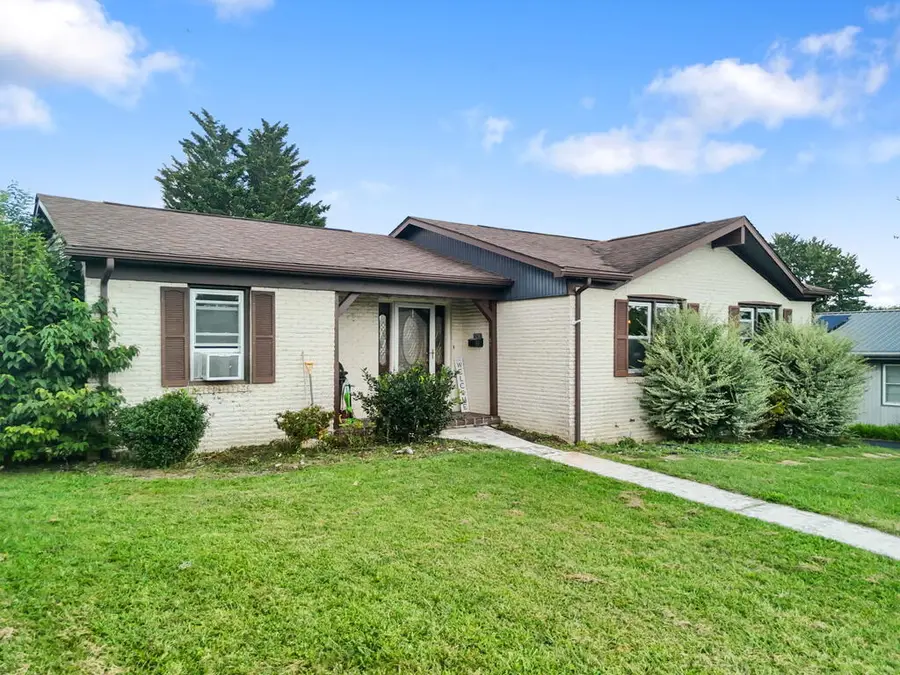 1250 CREST VIEW DR, Wytheville, VA 24382-1250 - #2