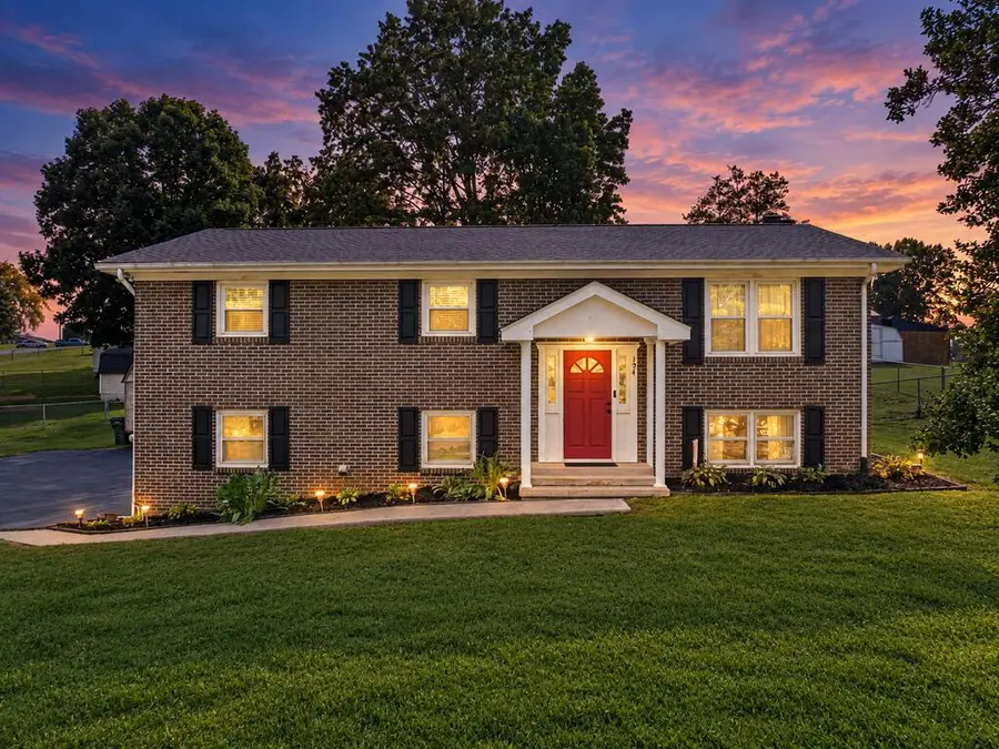 194 Independence Dr, Bristol, VA 24201 - #2