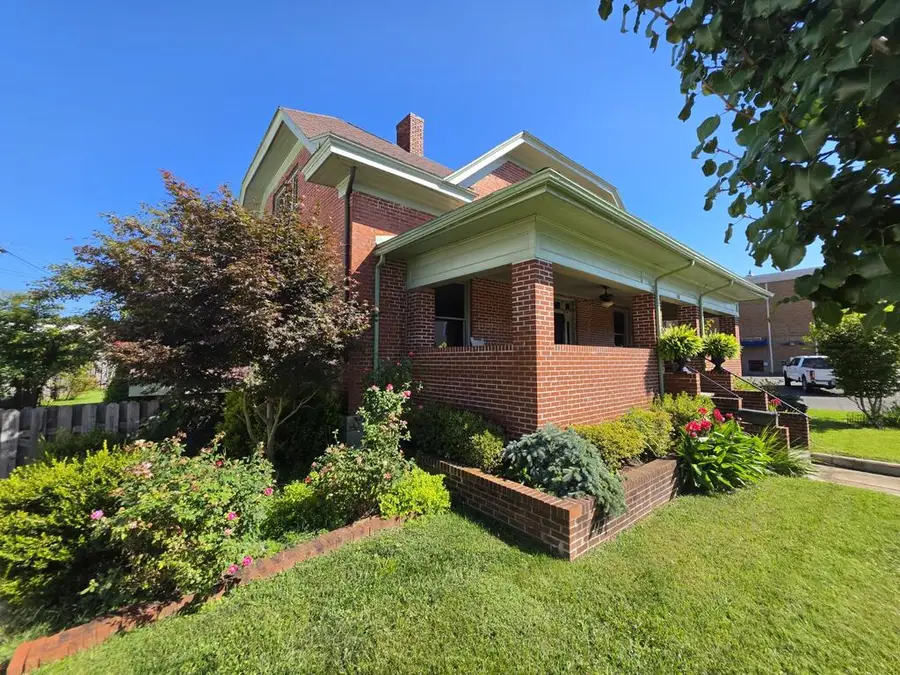 108 W Center St, Galax, VA 24333 - #2