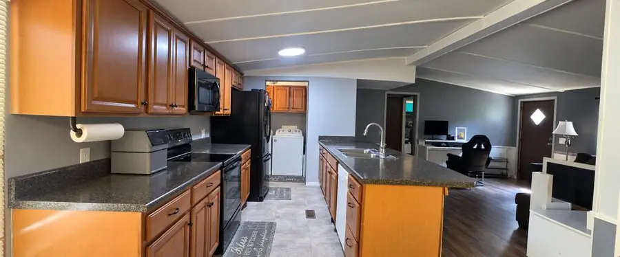 195 Chestnut Drive, Princeton, WV 24739 - #3
