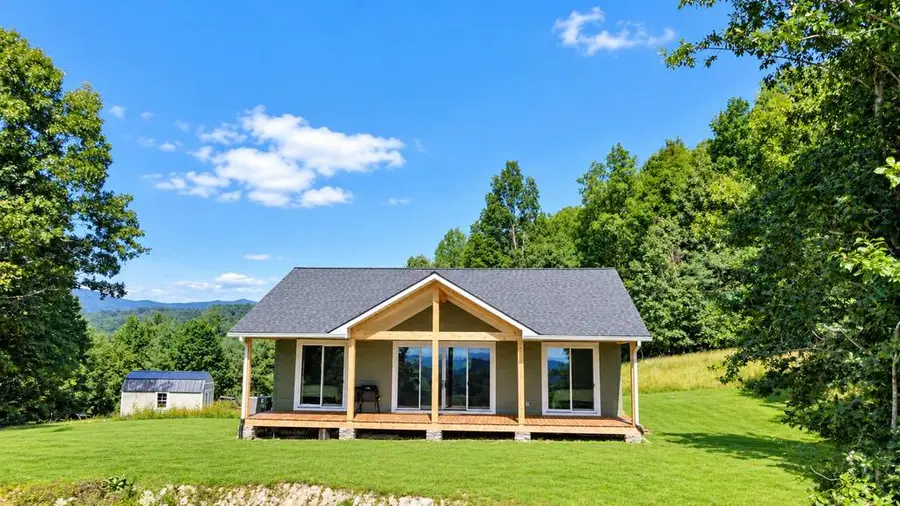 2604 Grassy Creek Rd, Mouth Of Wilson, VA 24363 - #2