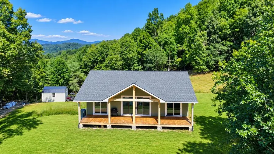 2604 Grassy Creek Rd, Mouth Of Wilson, VA 24363 - #3