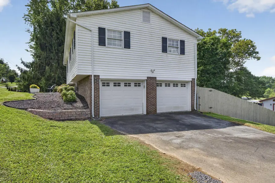 23368 Four Seasons Drive, Bristol, VA 24202 - #3