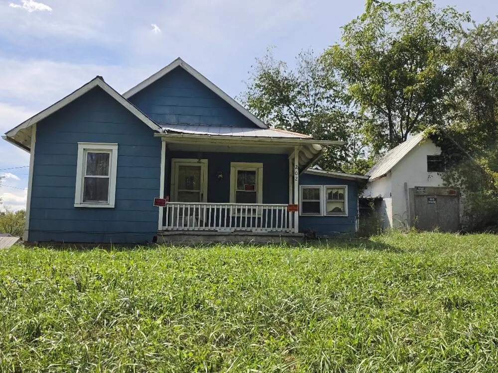 202 Trimble Dr., Marion, VA 24354 - #1