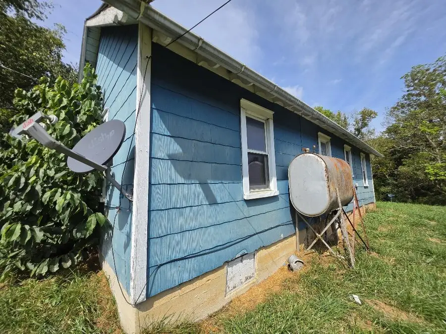 202 Trimble Dr., Marion, VA 24354 - #3