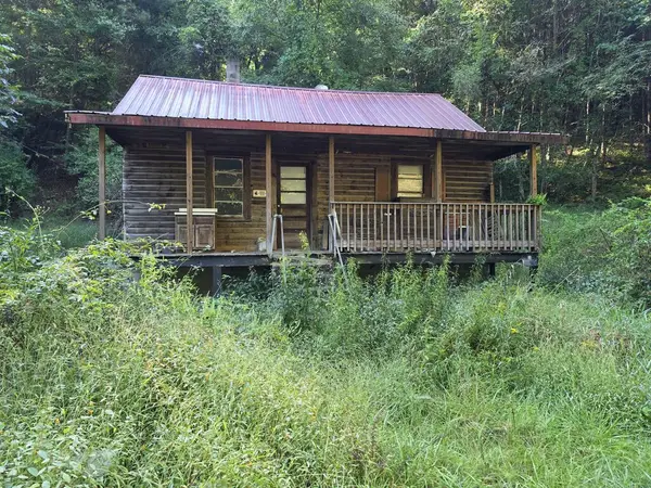 123 Cardinal rd, Galax, VA 24333