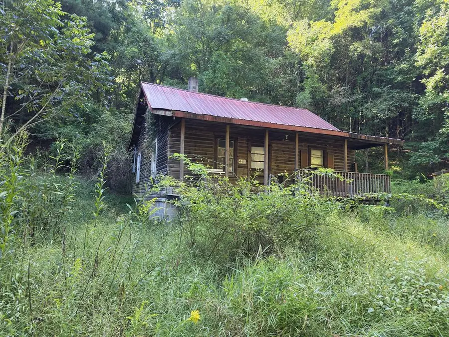 123 Cardinal rd, Galax, VA 24333 - #2