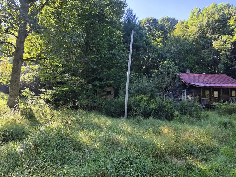 123 Cardinal rd, Galax, VA 24333 - #3