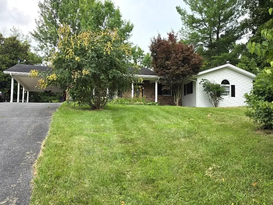 744 Meadow Dr., Marion, VA 24354 - #2