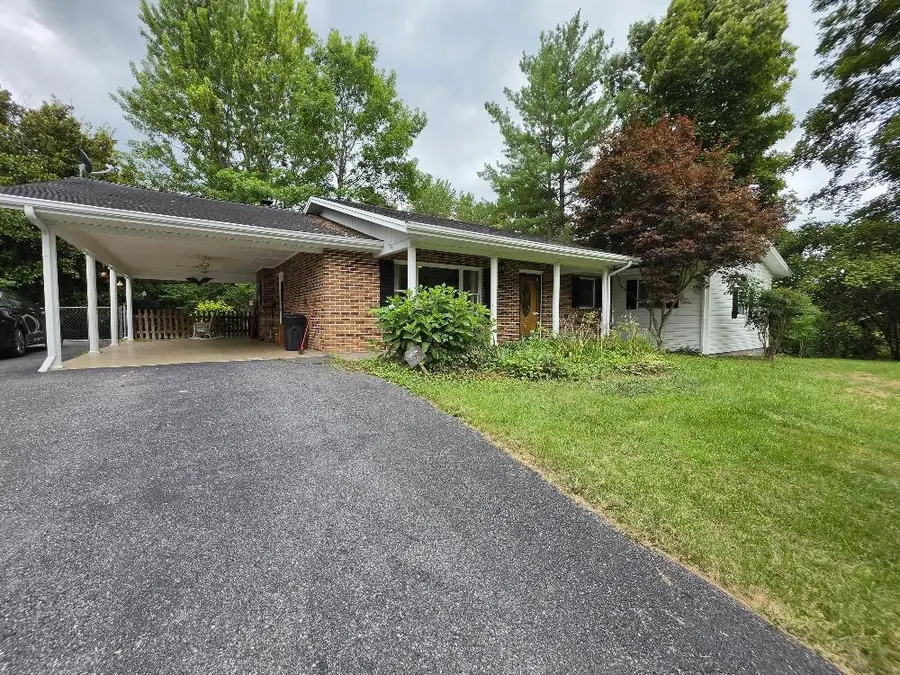 744 Meadow Dr., Marion, VA 24354 - #3