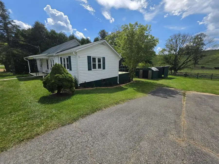 308 Kenbrook Dr, Galax, VA 24333 - #3
