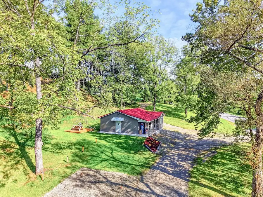2277 Wysor Rd, Draper, VA 24324 - #2